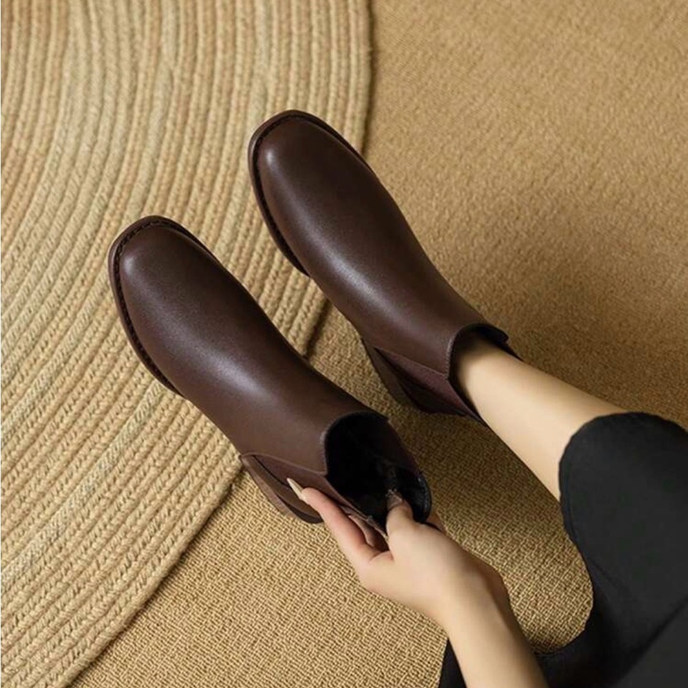 Elegant Brown Ankle Boots - Picture 3 of 8